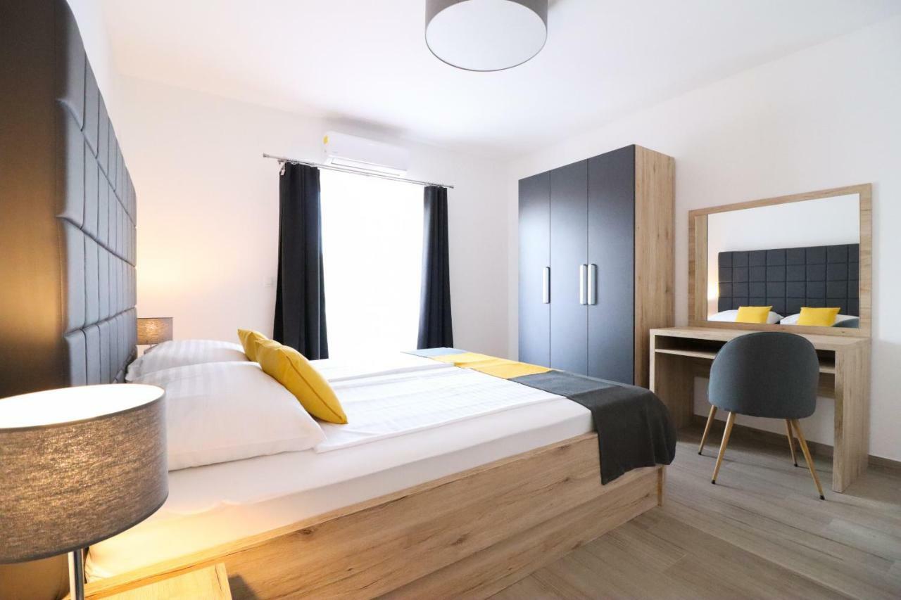 Brand New Apartment In 马林斯卡 外观 照片